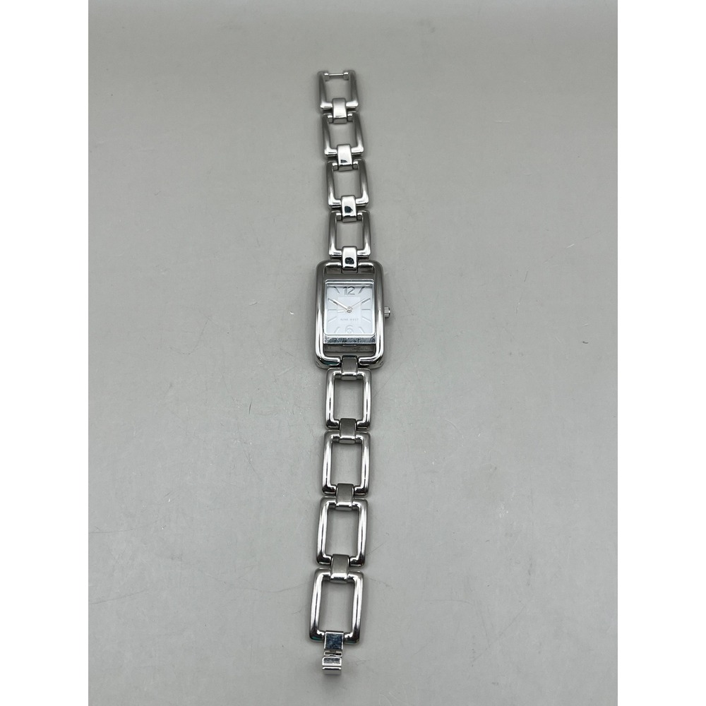 Nine West Womens Silver Tone Rectangular Bracelet Watch NW/1039 Y121E Untested